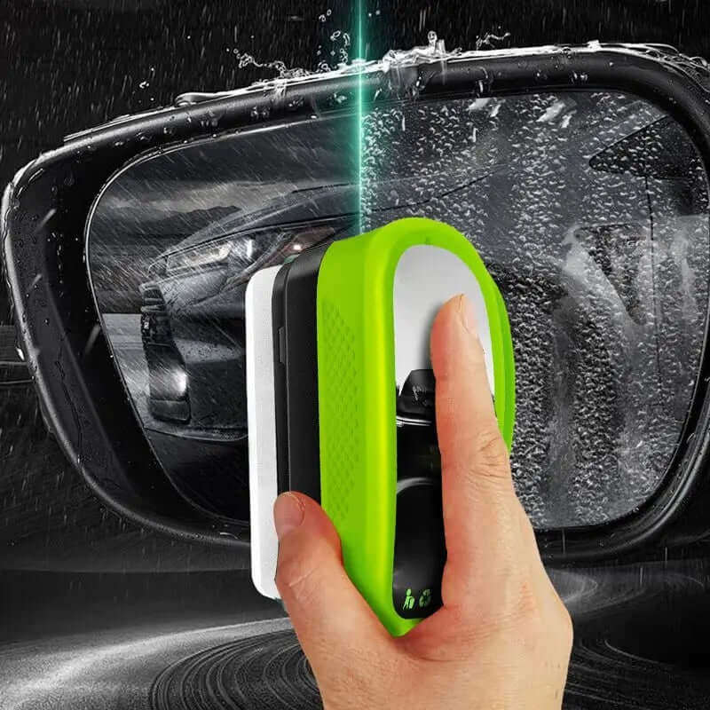 Green Oil Film Wipe - for sparkling, crystal-clear surfaces applied on a car mirror, effectively removing haze and streaks.